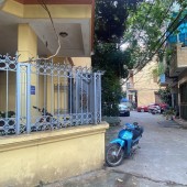 BÁN NHÀ TẶNG ĐẤT PHÂN LÔ Ô TÔ TRÁNH - KINH DOANH - LÔ GÓC 2 MẶT THOÁNG
♦️ Vị trí đẹp ngõ ô tô tránh đỗ ngày đêm, thông vòng quanh. Nhà lô góc thoáng
